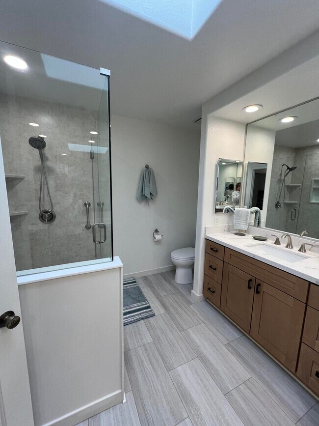 Building Photo - 289 Castellana N