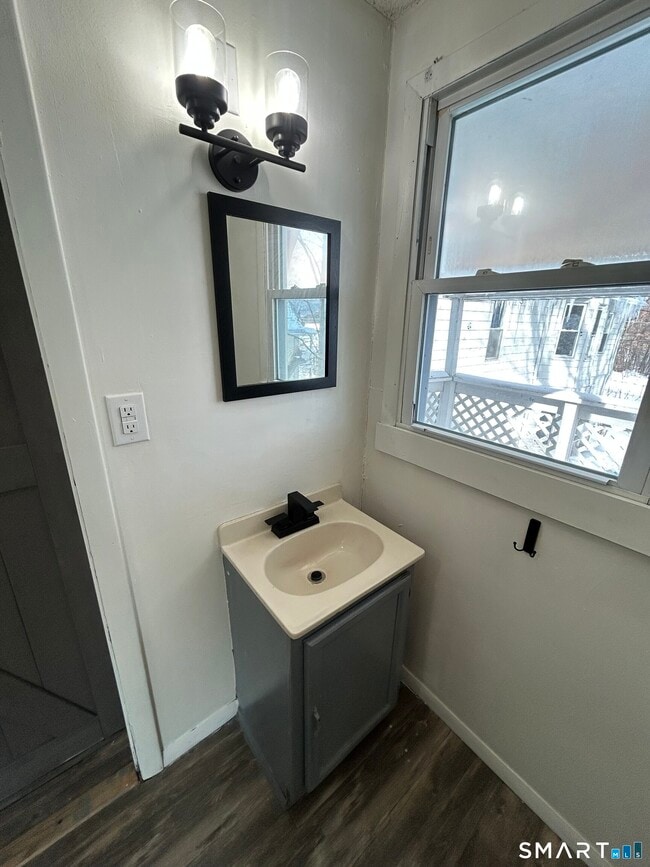 Building Photo - 168 High St