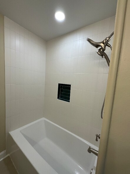 Building Photo - 2135 Delaware Ave