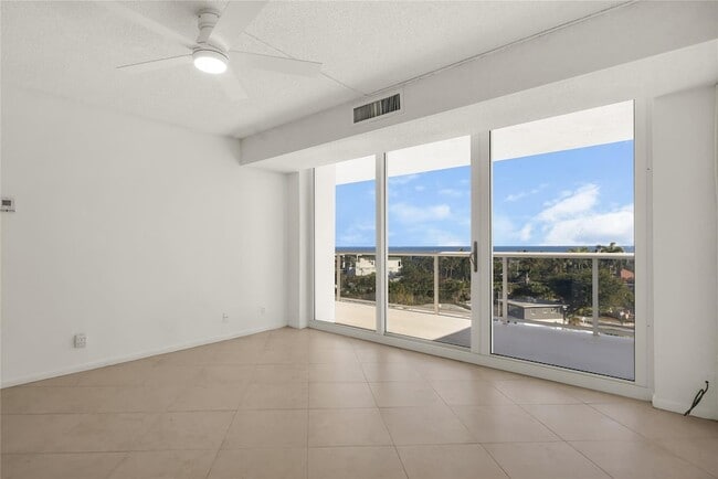 Building Photo - 2715 N Ocean Blvd