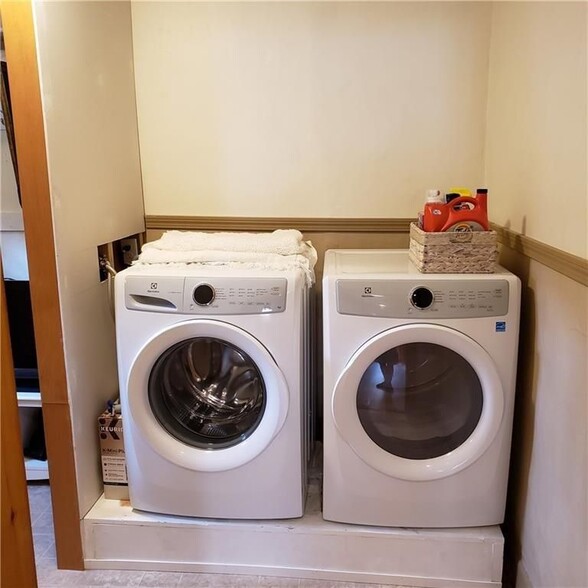 Building Photo - 120 Mill St