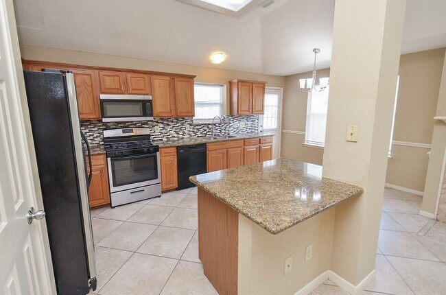 Building Photo - 20430 Drakewood Dr