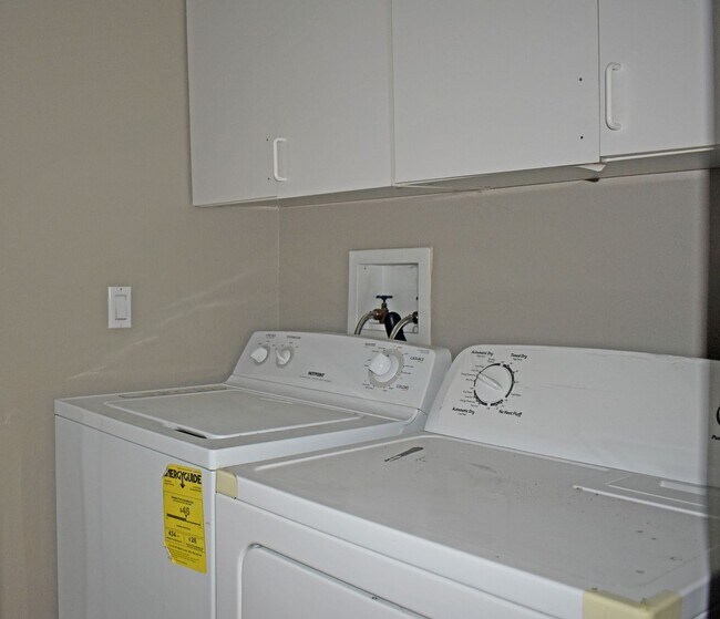 Building Photo - 14499 Tamarind Loop