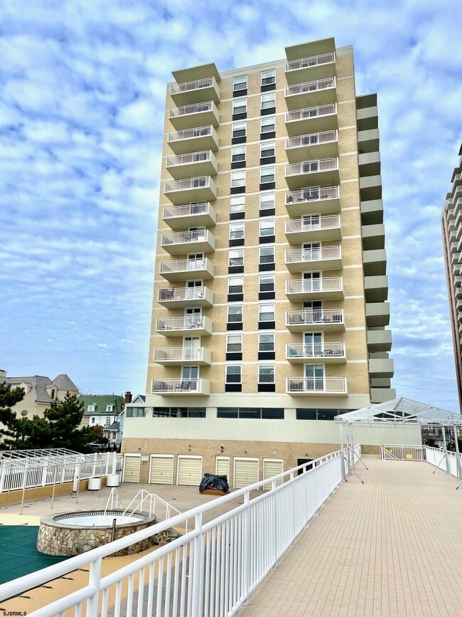 Building Photo - 101 S Plaza Pl