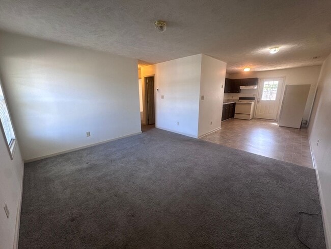 Building Photo - 143 Centipede Ln