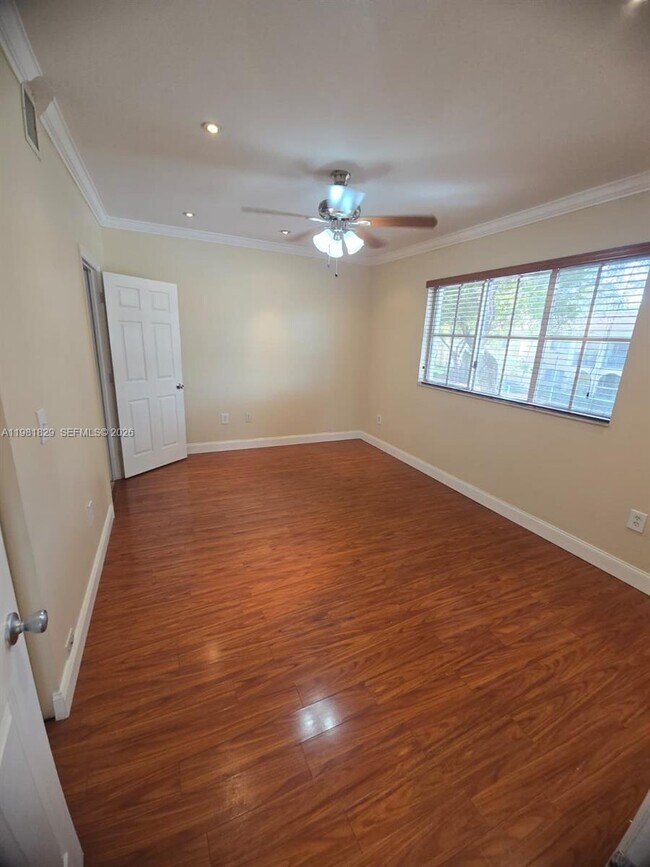 Building Photo - 2536 Centergate Dr