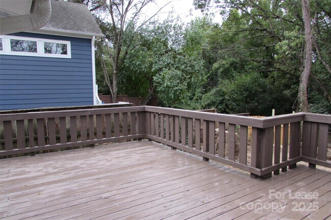 Building Photo - 730 Herrin Ave