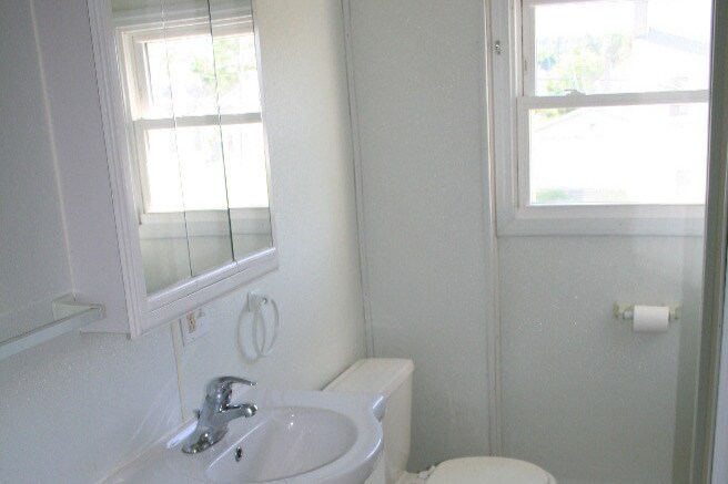 Bathroom - 2224 Lincoln St