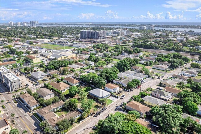Building Photo - 901 20th St