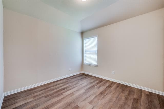 Building Photo - 15917 Alvarado Dr