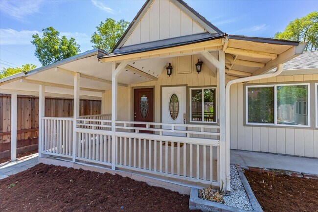 Building Photo - Family Home and In-Law Unit for Rent
