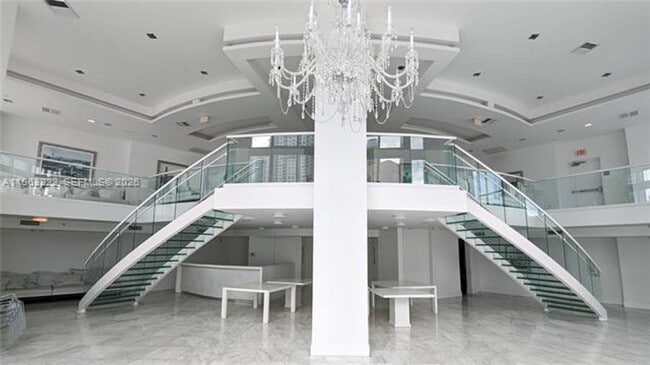 Building Photo - 350 S Miami Ave