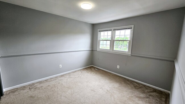 Building Photo - 4502 King Edward Ct