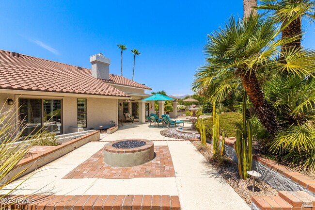 Building Photo - 10641 E San Salvador Dr
