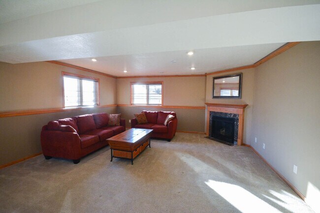 Building Photo - Incredible home in desirable Hart Farms location!
