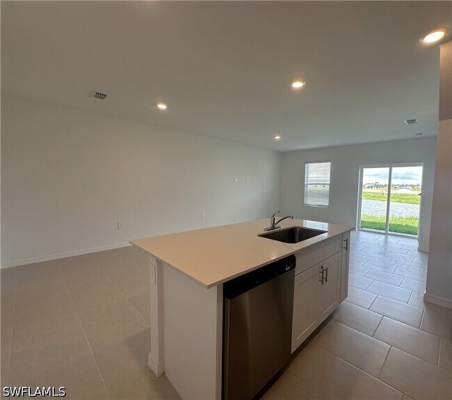 Building Photo - 28521 SWEET MEADOW Dr