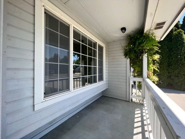 Building Photo - 8137 Waterfowl Ave