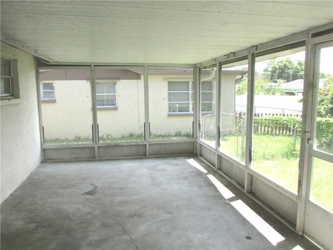Building Photo - 6216 6th Ave