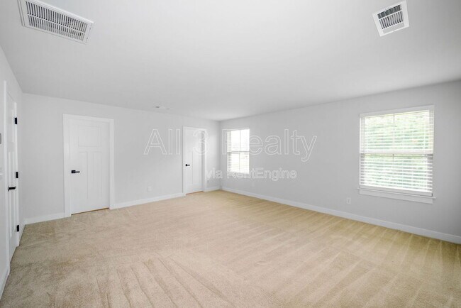 Building Photo - 533 Daffodil Ln