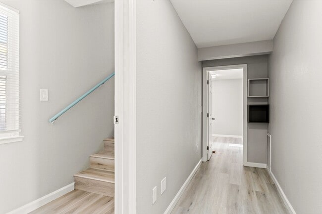 Building Photo - Remodeled 4-Bedroom House w/ Private Yard in Oakland