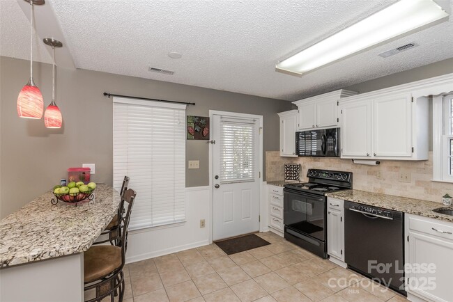 Building Photo - 9721 Manus Ct
