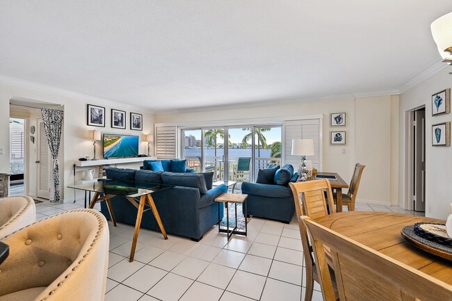 Building Photo - 250 Bradley Pl