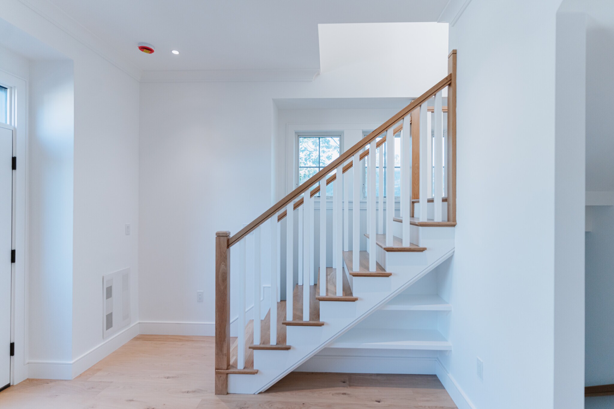 Building Photo - 5 Thurston St