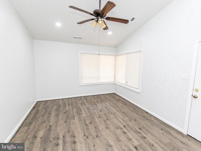 Building Photo - 15901 Perkins Ln