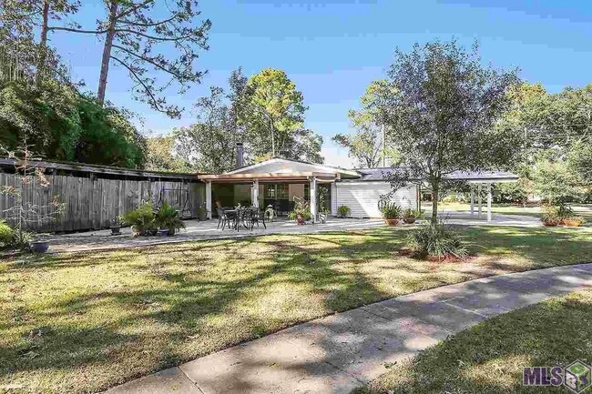 Primary Photo - 8032 Sholar Dr