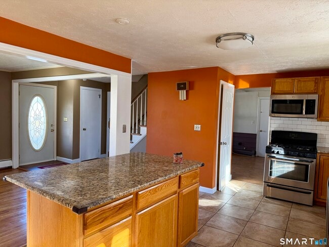 Building Photo - 44 Crabapple Rd