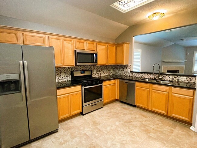 Building Photo - 4113 Cleburne Dr