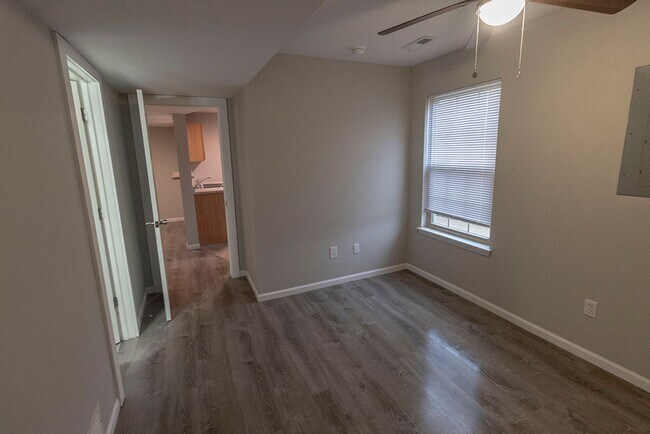 Building Photo - 5301-5303-5303 Currituck Ln