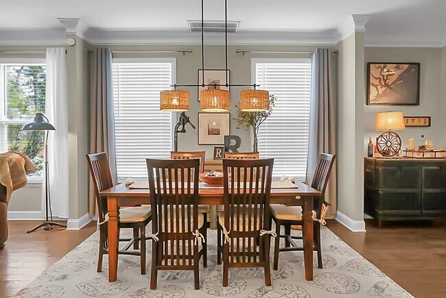 Building Photo - Johns Island 4BR, 2.5 BA Gem: Features Wood Floors, 2-Car Garage, & Community Pool