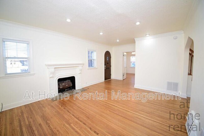 Building Photo - 1740 S Yorktown Ave