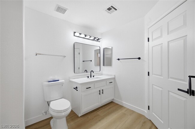 Building Photo - 5855 Valley Dr