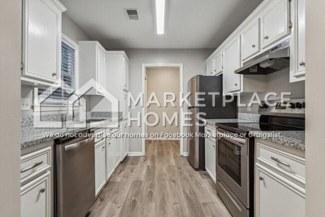 Building Photo - 212 Kemsing Rd