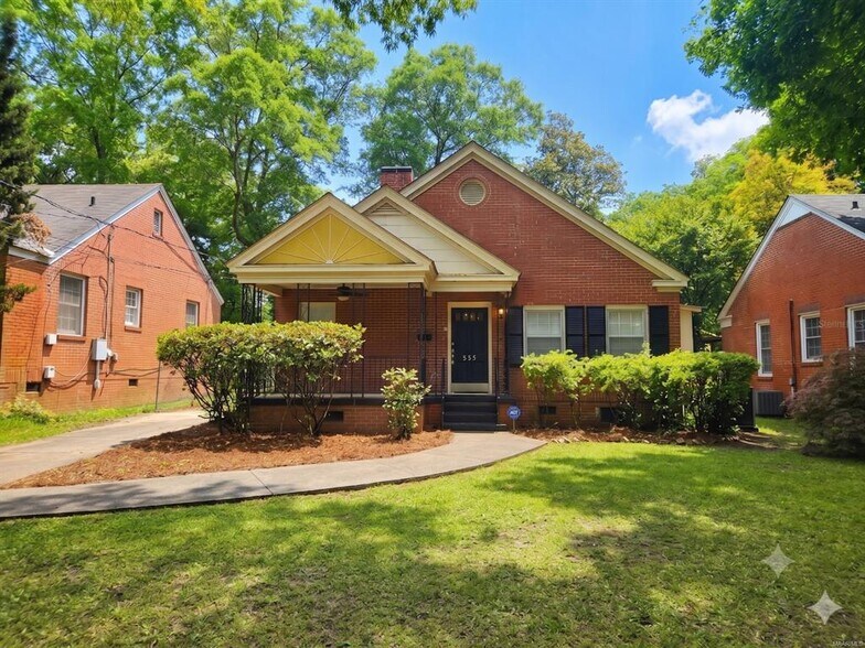 Building Photo - 555 Morningview Dr