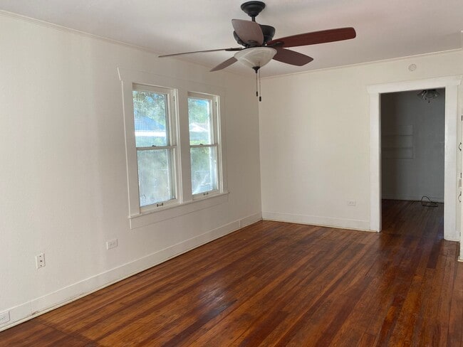 Building Photo - 933 Beck St