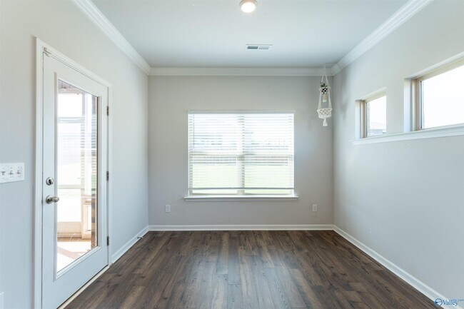 Building Photo - 22654 Regent Dr