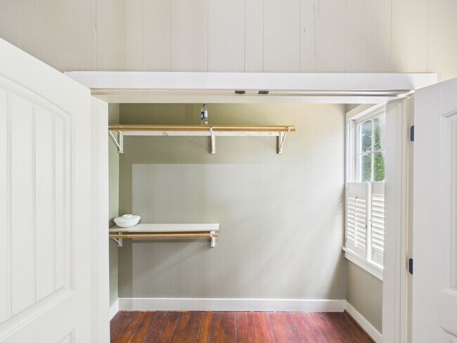 Building Photo - Charming 2BR/2BA with incredible storage in Fredericksburg, TX!