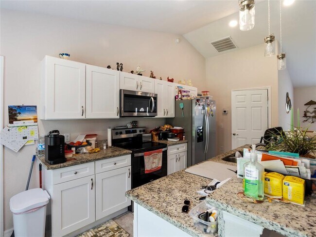 Building Photo - 9432 SE 152nd Ln