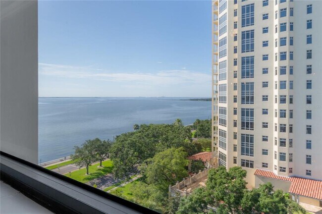 Building Photo - 4141 Bayshore Blvd