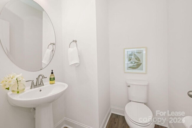 Building Photo - 3308 Glade Dr