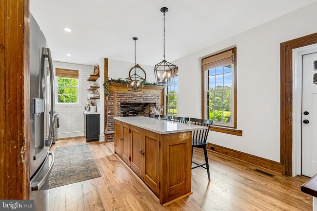 Building Photo - 2406 Upper Ridge Rd