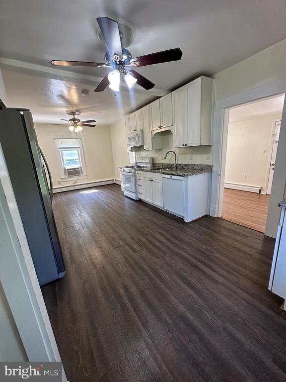 Building Photo - 6501 Glenbard Ct
