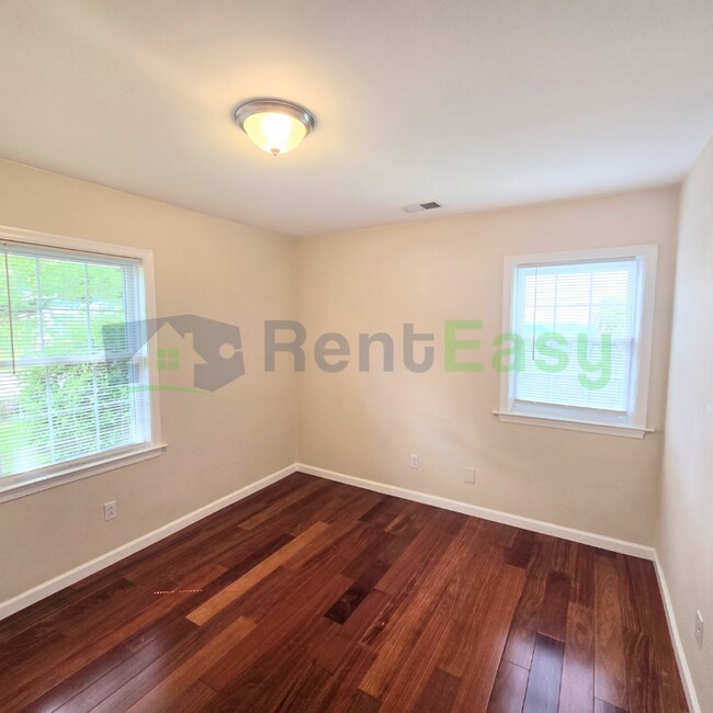 Building Photo - 3129 Woodbaugh Dr