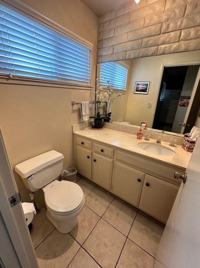 Building Photo - Condo with beautiful channel views and boat slip available for a Winter or Summer seasonal 3-6 mo...