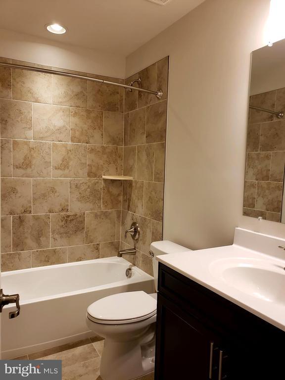 Building Photo - 3639 Duckhorn Way