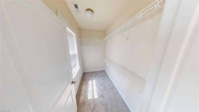 Building Photo - 5203 Lombard St