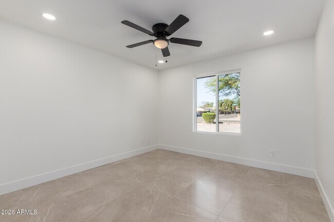 Building Photo - 1103 E Palmcroft Dr